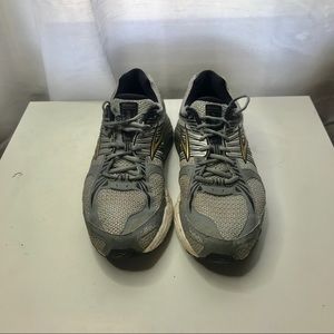 brooks beast 14 mens gold